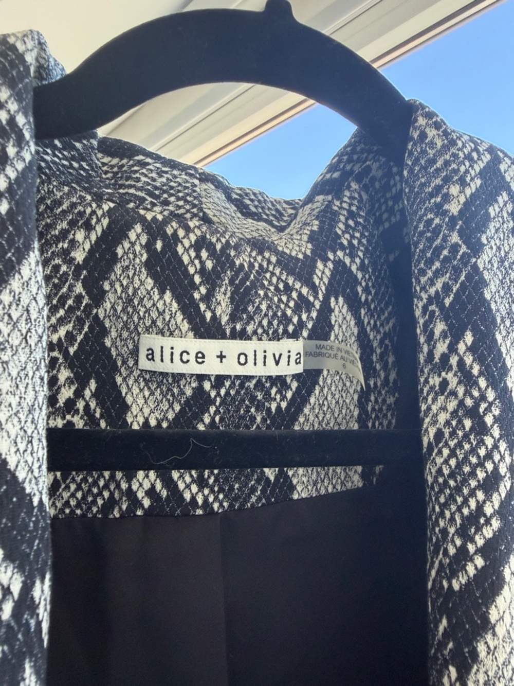 Alice + Olivia Black and White Snake-Print Open Blazer - Picture 2 of 3